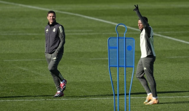 开云-队报：阿隆索无法接受失利，游说姆巴佩带伤出战，建议打封闭被拒