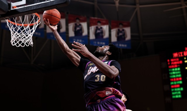 开云-直播吧：浙江队已经完成与达米安-琼斯的续约