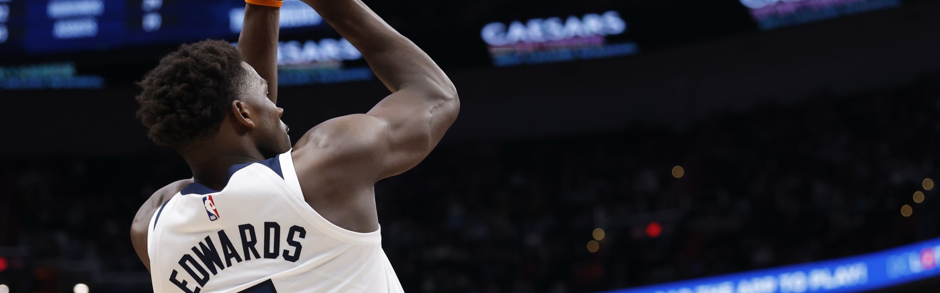 开云体育官网-缺战火箭！Shams：爱德华兹右脚脚趾感染 现在是每日观察状态