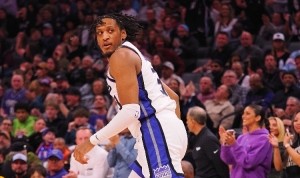 转正了！国王和双向合同球员艾萨克-琼斯签下两年标准合同