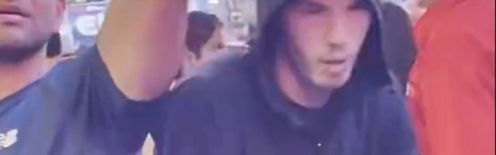 kaiyun-美国人真不认识帕尔默骑滑板车穿过时代广场，身旁无人认出